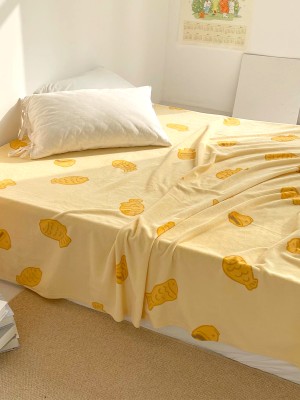 Taiyaki Print Plush Bed Sheet