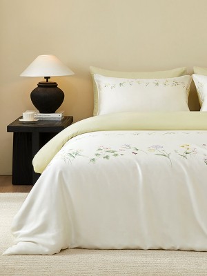 Skin Friendly Comfortable Four Piece Bedding Set Skin Friendly Comfortable Four Piece Bedding Set