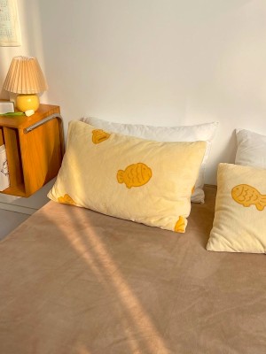 Taiyaki Fleece Pillowcase Taiyaki Fleece Pillowcase