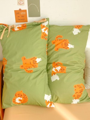 Cute Tiger and Rabbit Print Pillowcase Cute Tiger and Rabbit Print Pillowcase