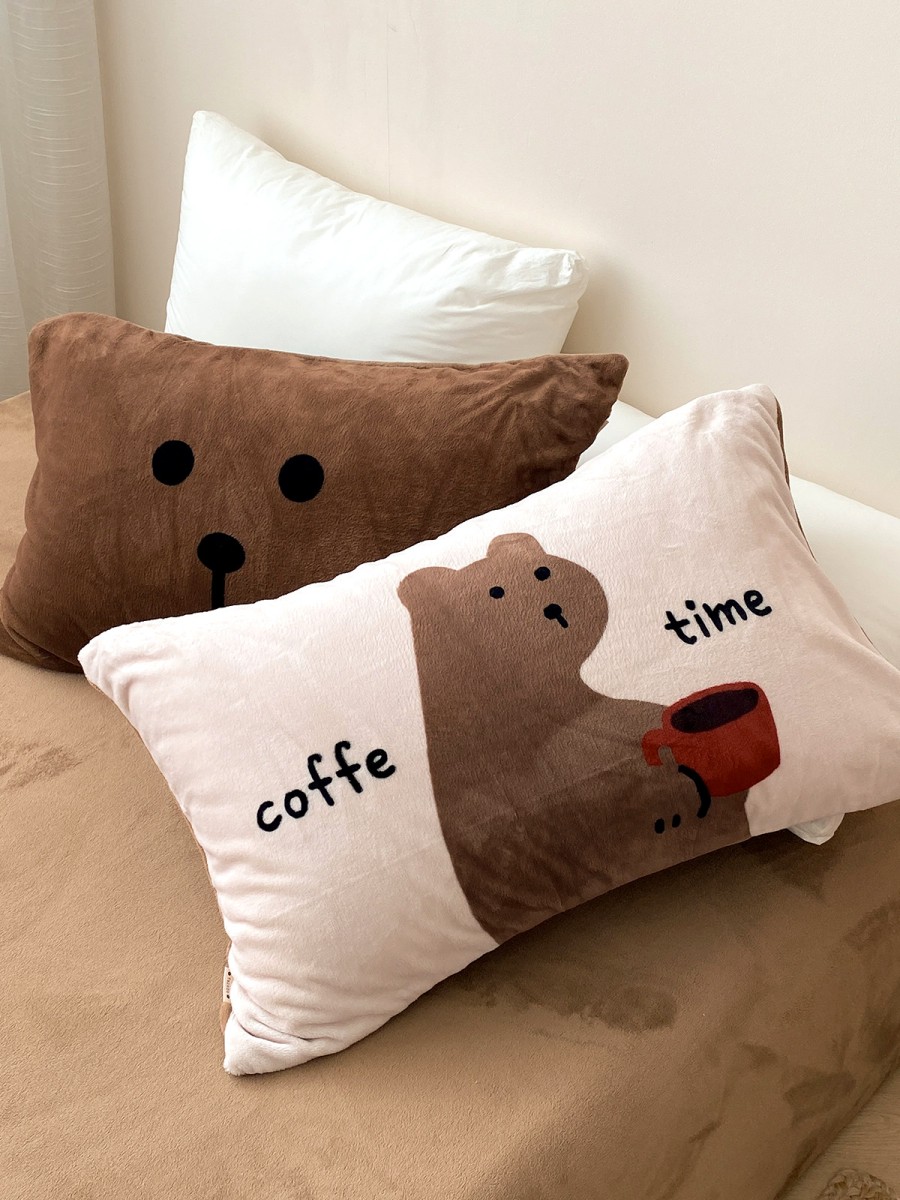 Retro Bear Print Pillowcase