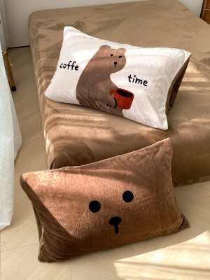 Retro Bear Print Pillowcase Retro Bear Print Pillowcase