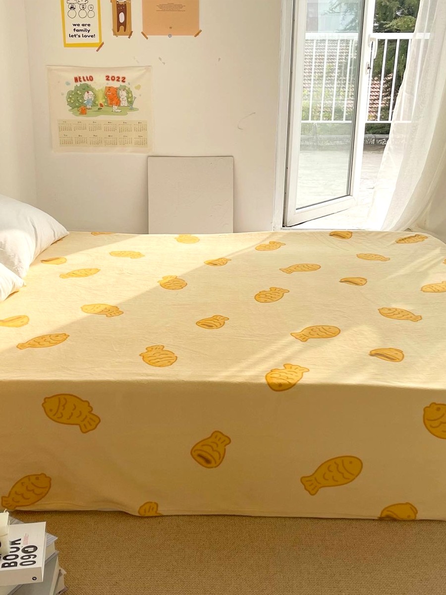 Taiyaki Print Plush Bed Sheet - Image 2