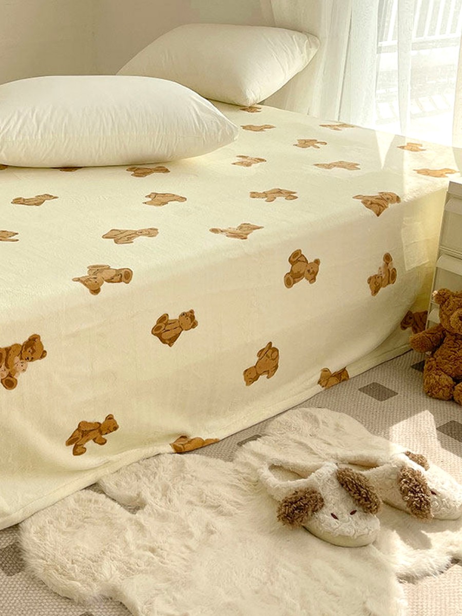 Cute Bear Cream Fleece Bed Sheet - Image 2