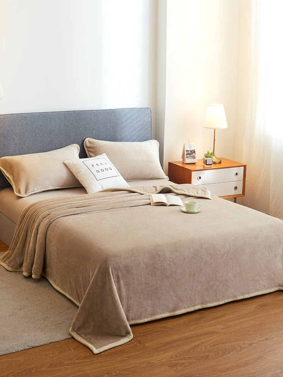 Thickened Milk Fleece Bed Sheets - Image 2