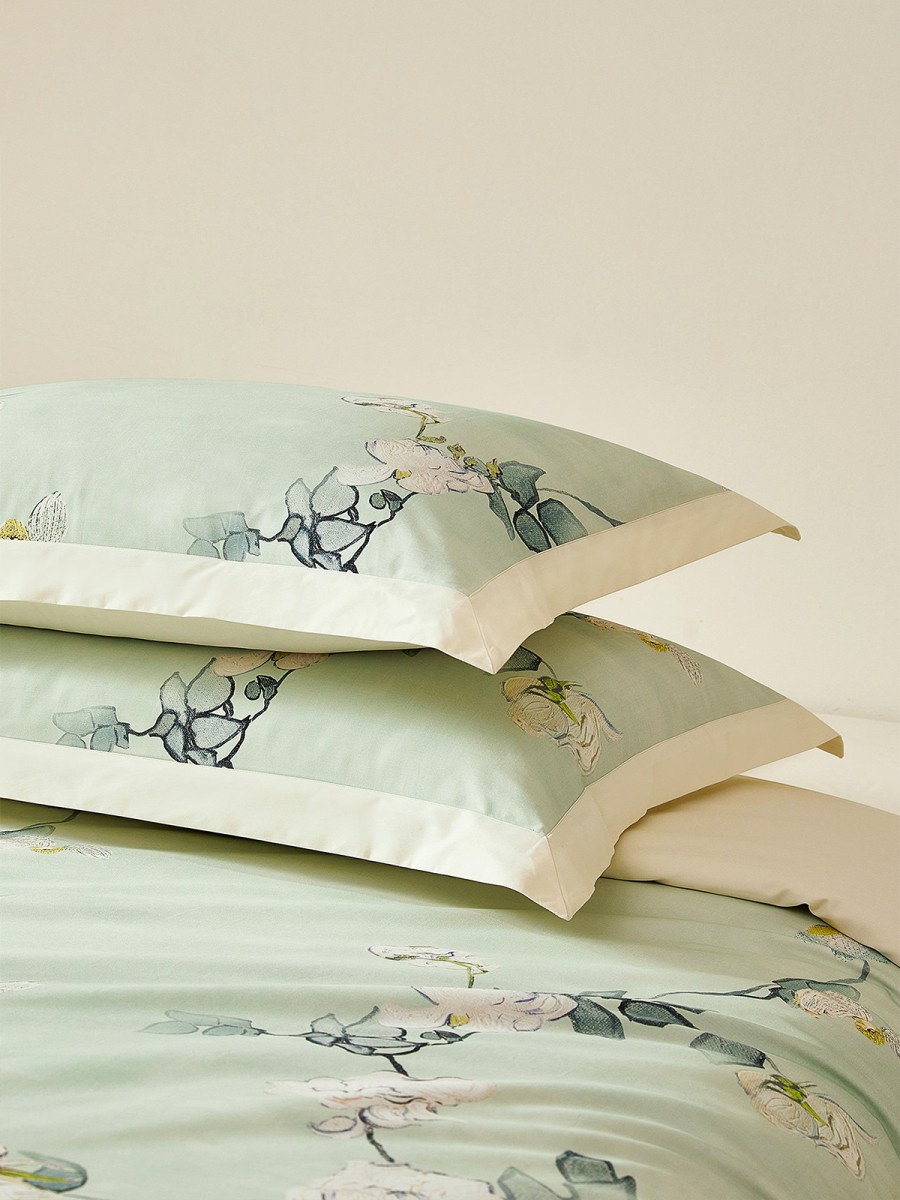 White Rose Print Bedding Set - Image 2