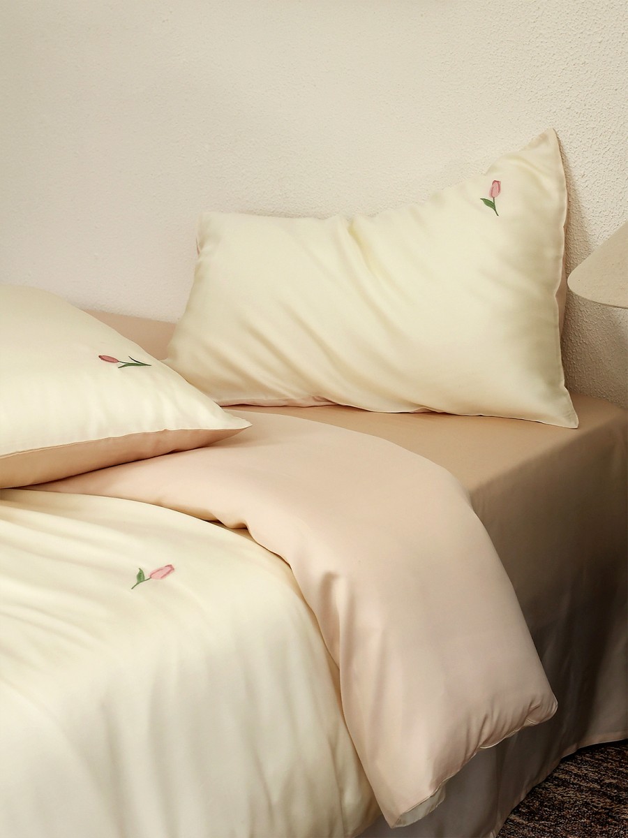 Tulip Embroidered Bedding Set - Image 4