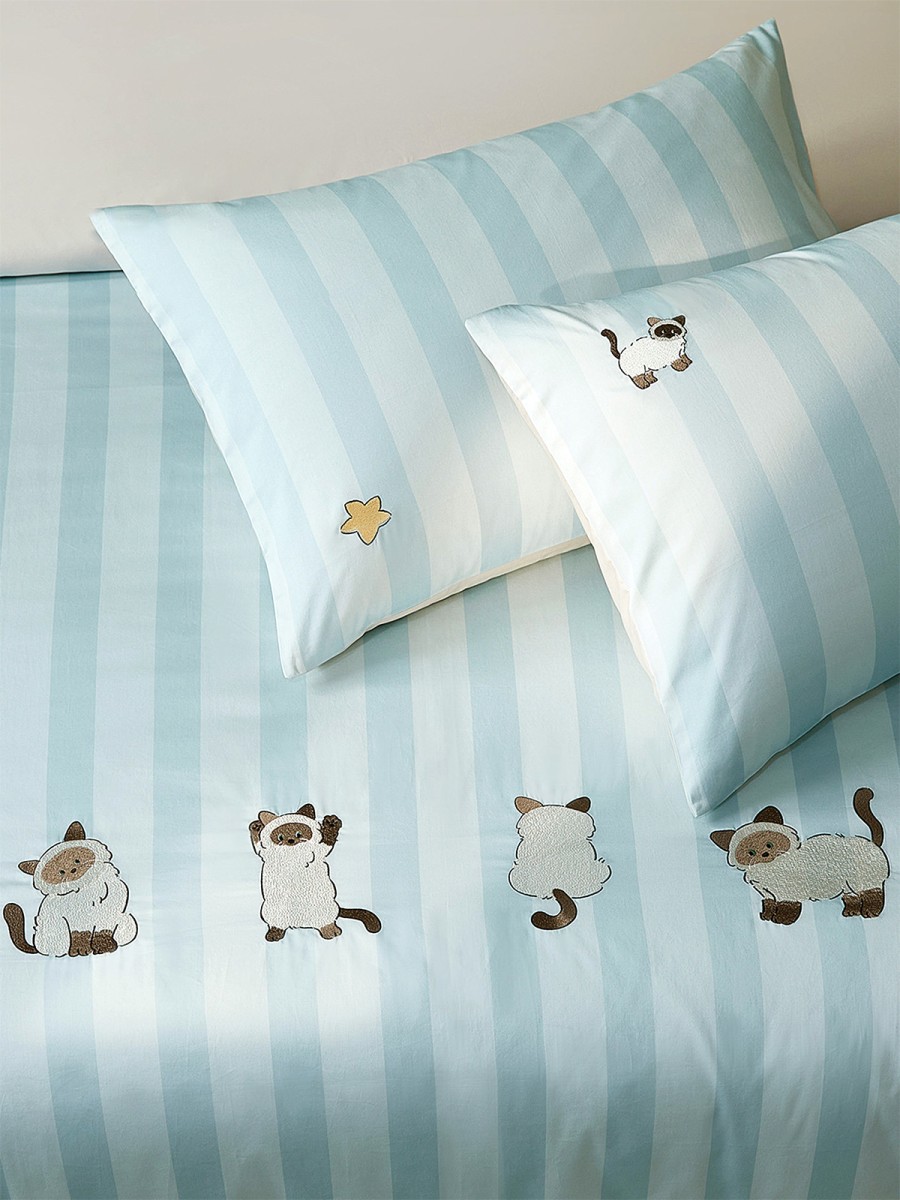 Plush Cat Cartoon Print Bedding Set - Image 4