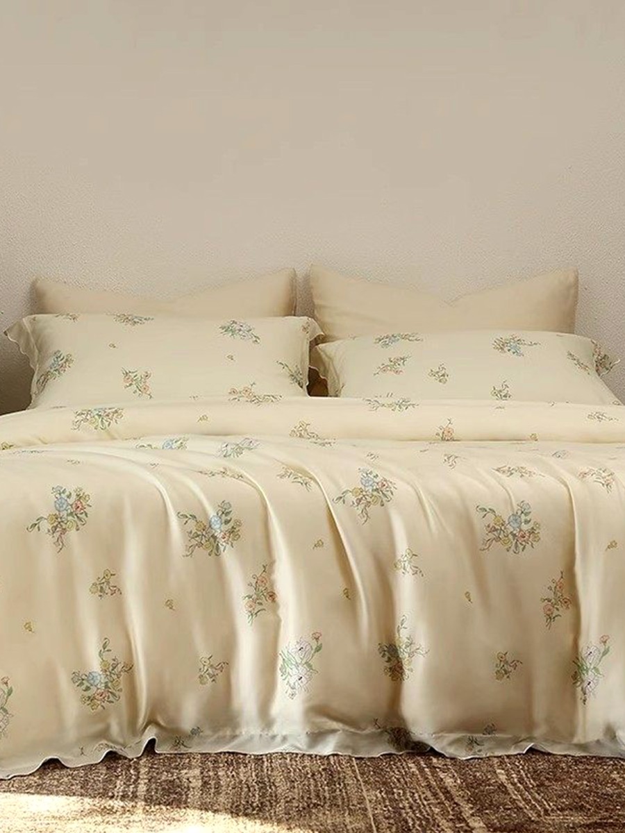 Delicate and Soft Four Piece Bedding Set - Image 4