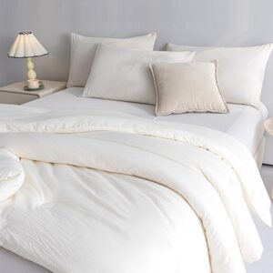 Lightweight and Skin Friendly Cotton Quilt