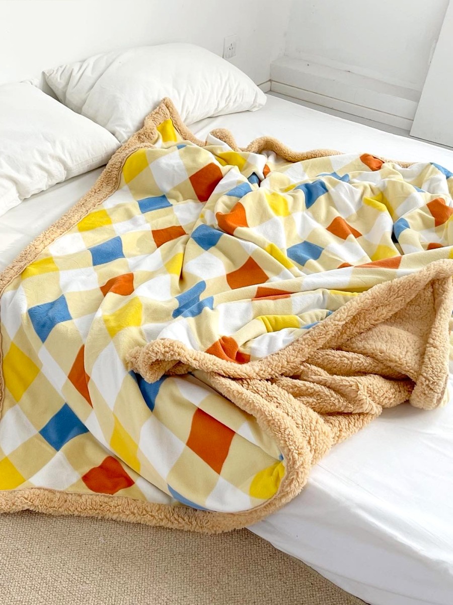 Color-blocked Checkered Lambswool Blanket - Image 2