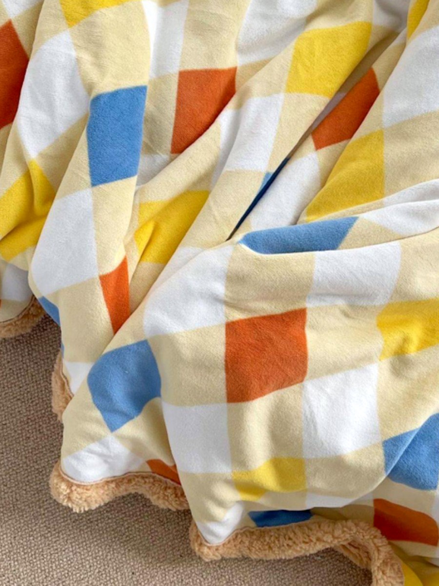 Color-blocked Checkered Lambswool Blanket - Image 5