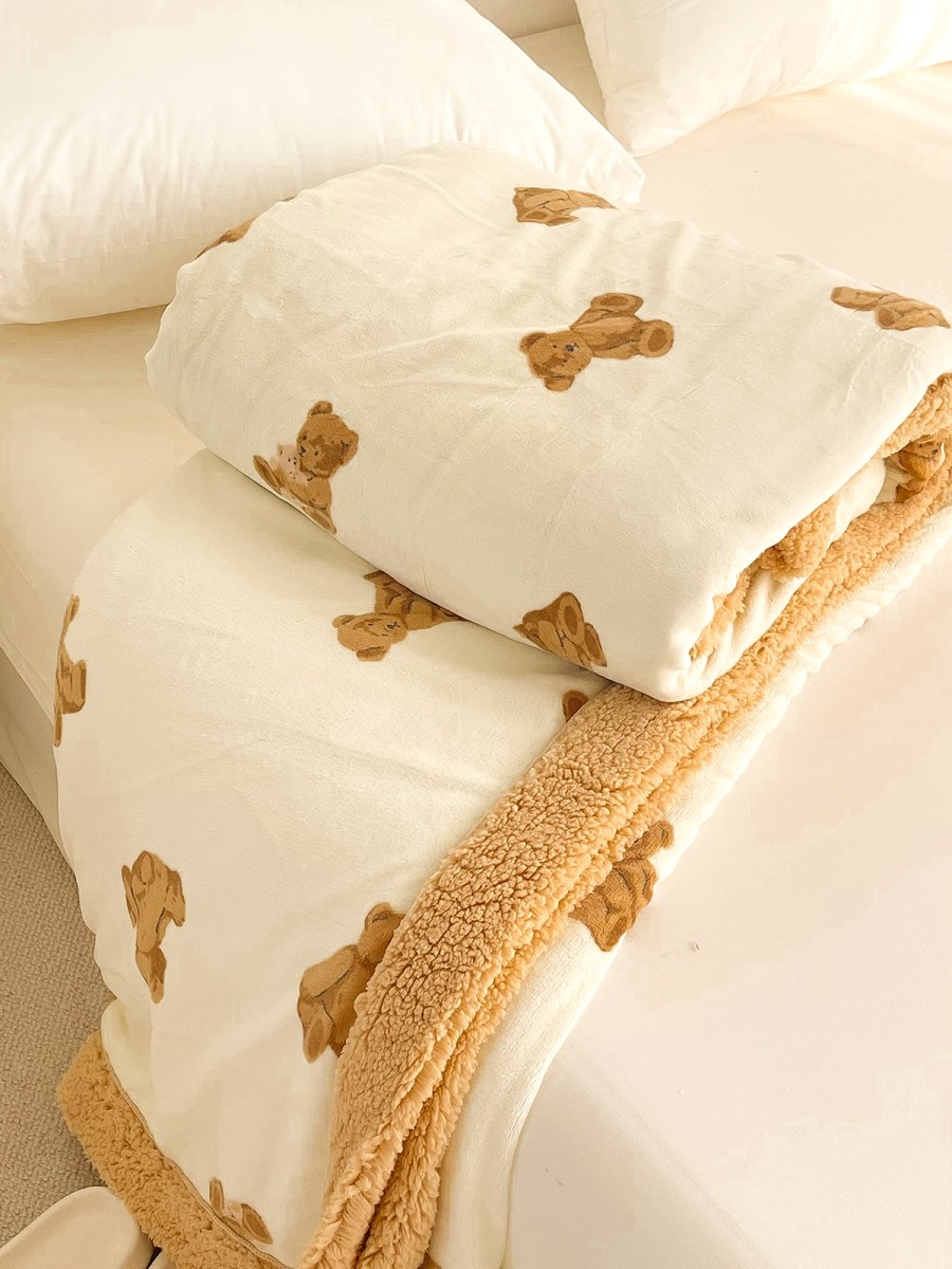 Cartoon Bear Plush Blanket - Image 3