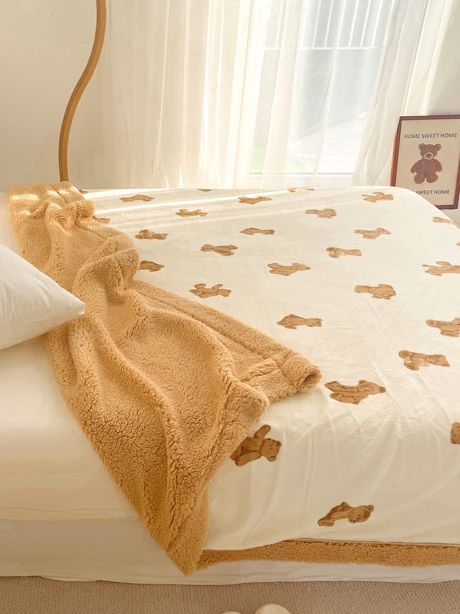 Cartoon Bear Plush Blanket - Image 4