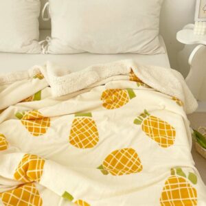 Pineapple Print Lambswool Blanket