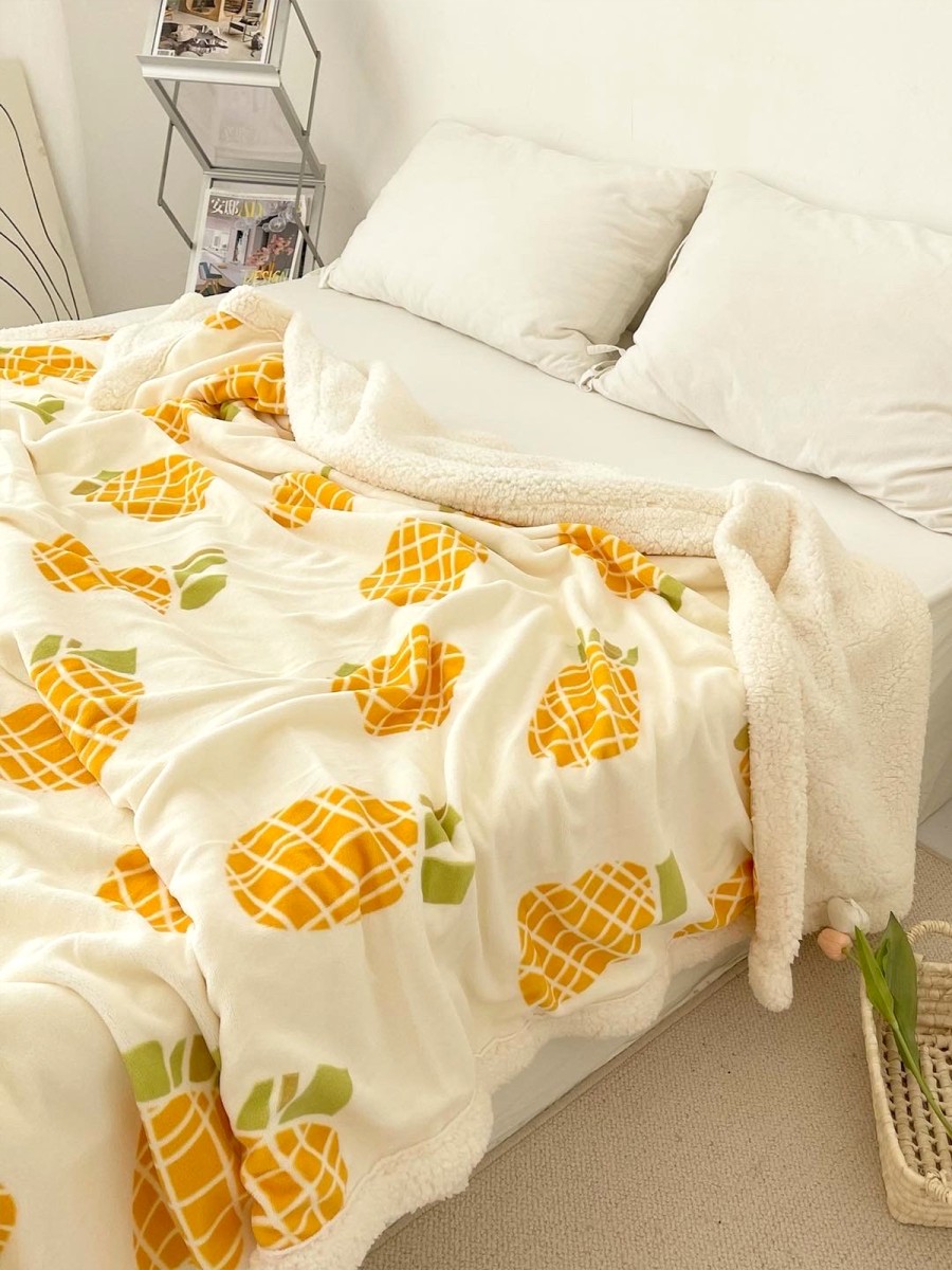 Pineapple Print Lambswool Blanket - Image 2