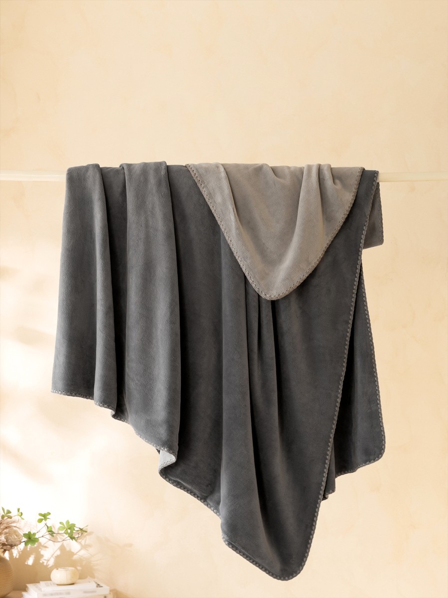Thickened Milk Fleece Blanket - Image 3