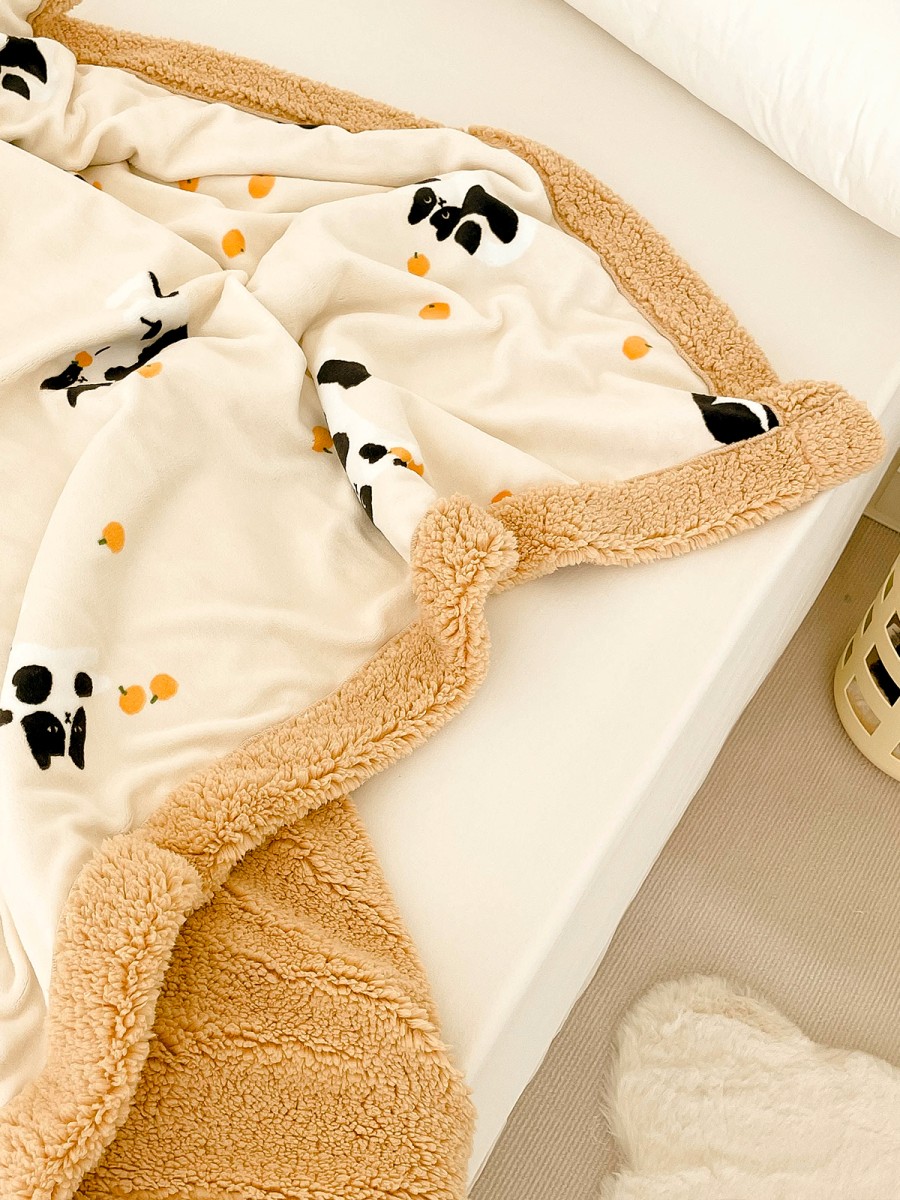 Soft and Comfortable Blanket - Image 3