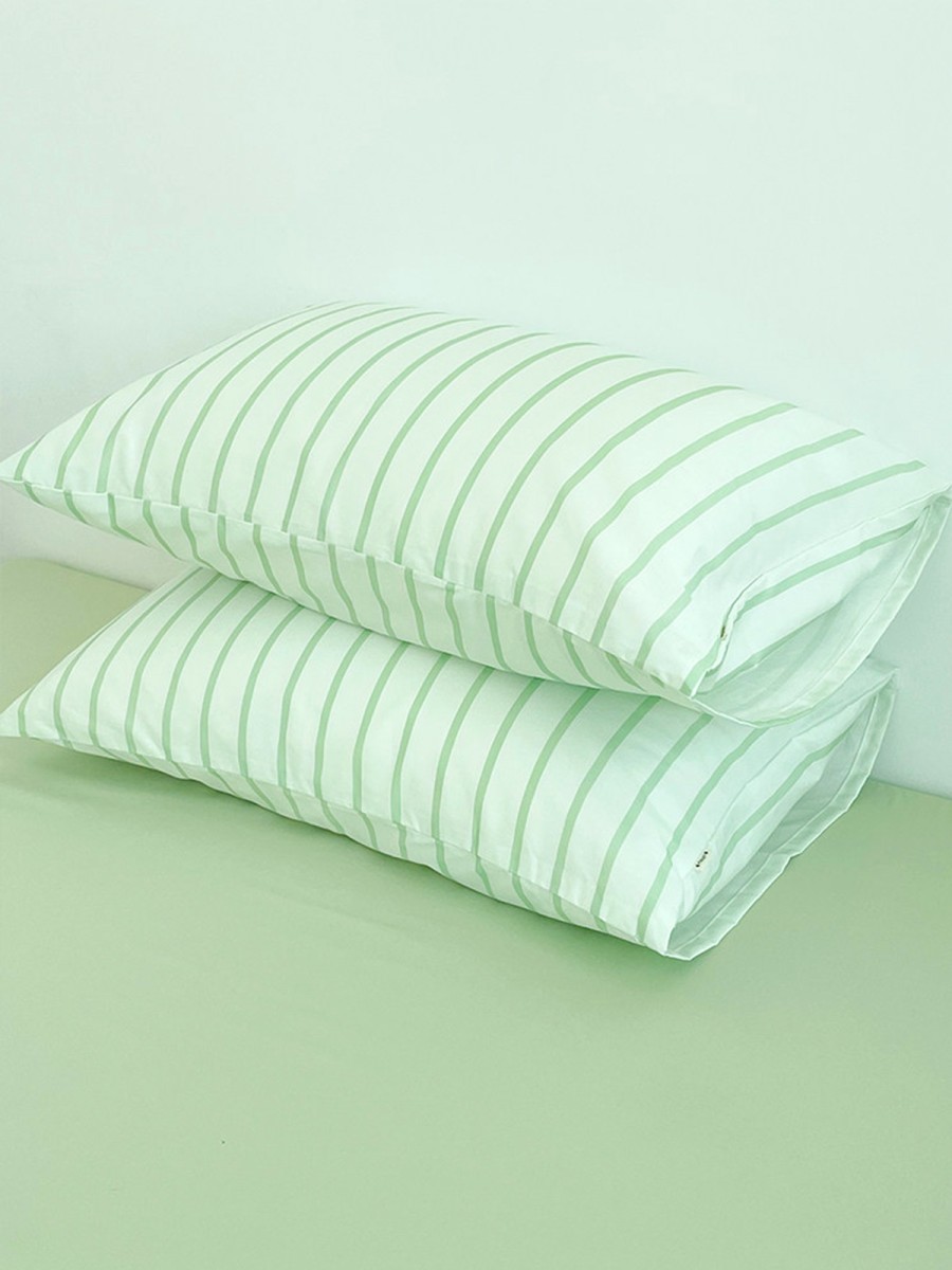 Simple and Fresh Striped Pillowcase - Image 2