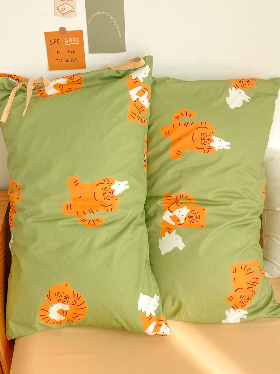 Cute Tiger and Rabbit Print Pillowcase - Image 2