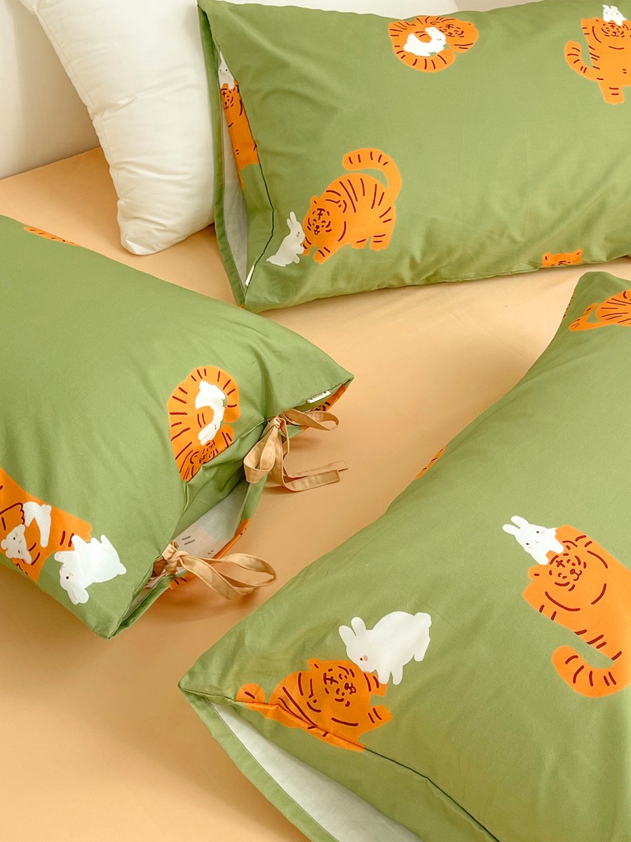 Cute Tiger and Rabbit Print Pillowcase - Image 3