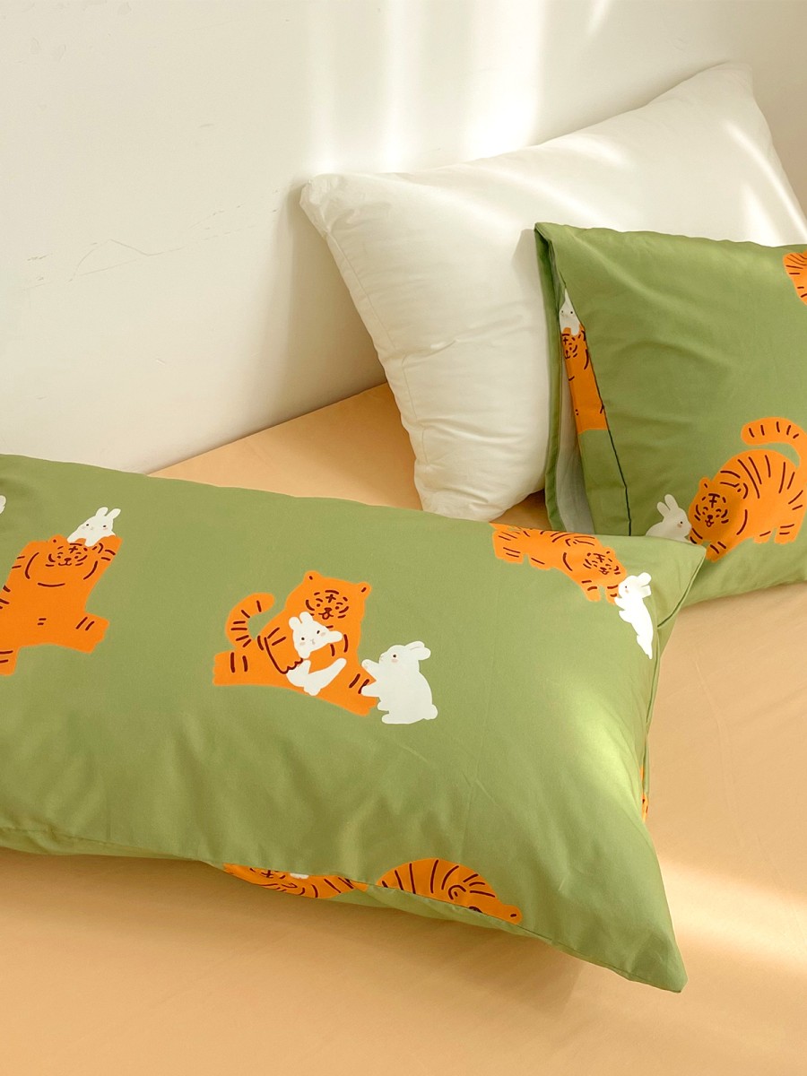 Cute Tiger and Rabbit Print Pillowcase - Image 4